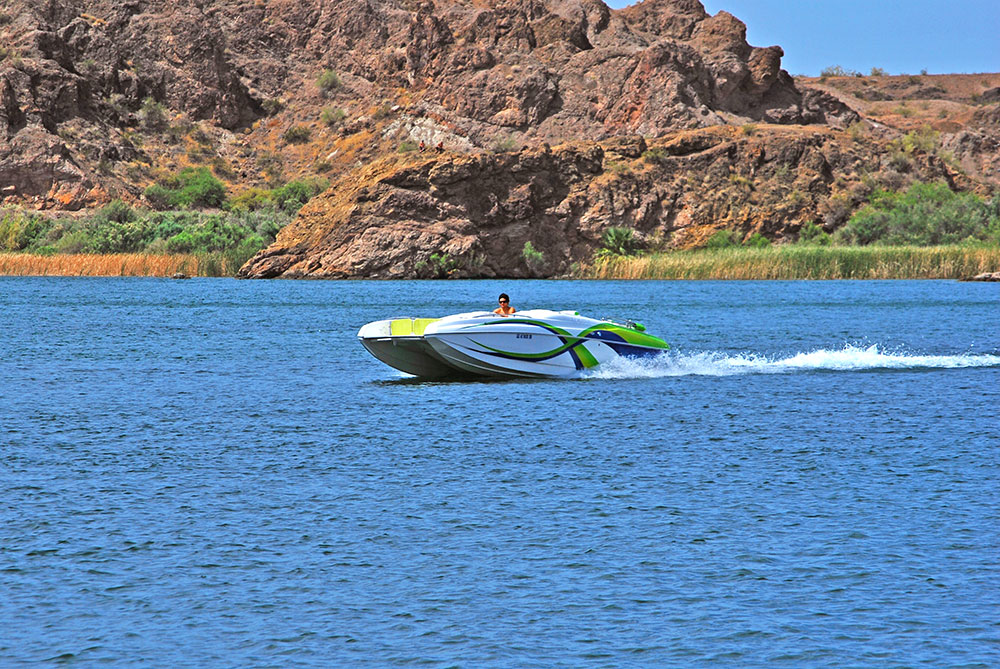 boating at Emerald Cove Resort